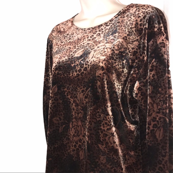 Leopard Roses Velour Top, Size XL - Picture 4 of 10